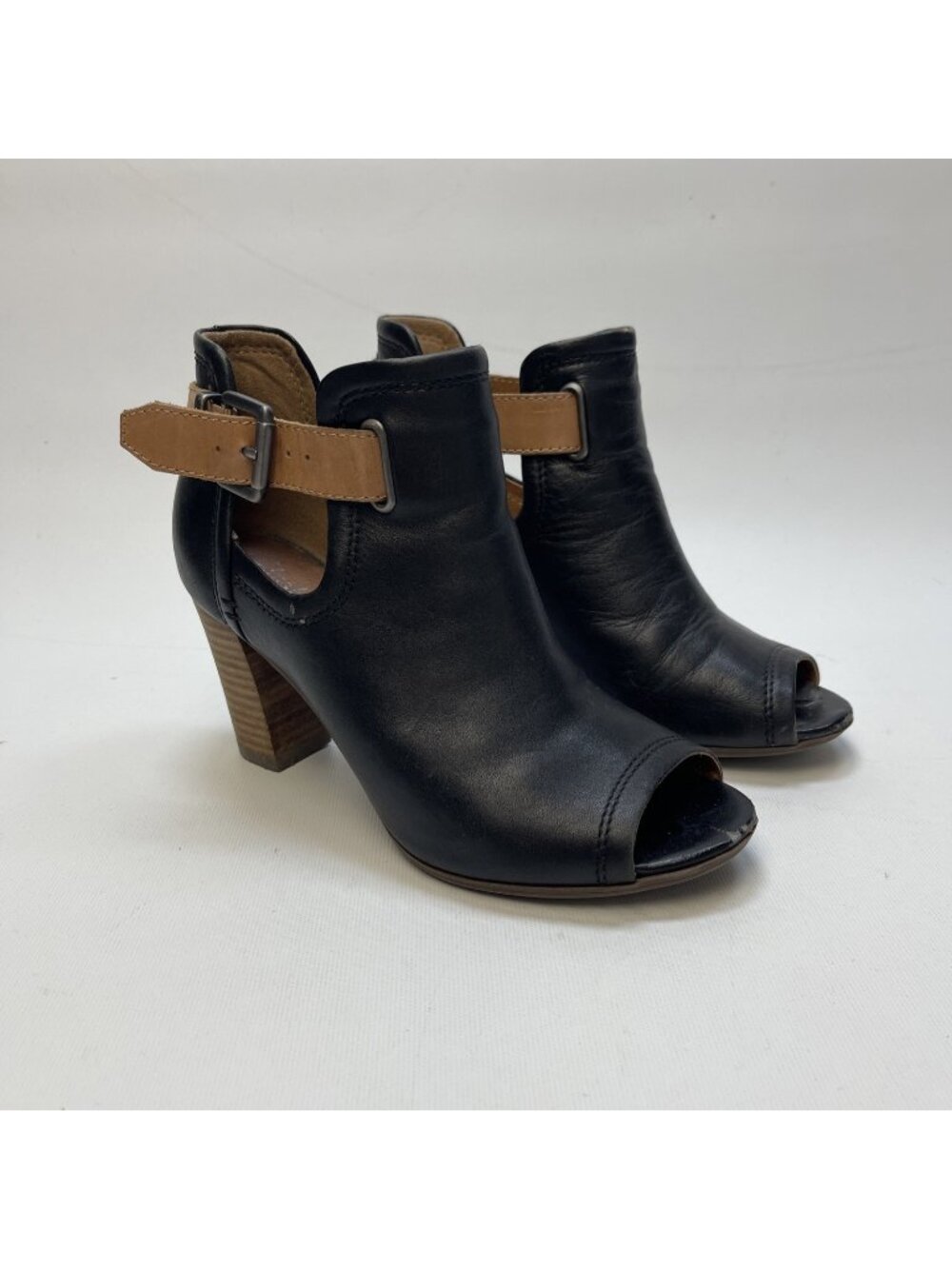 Clarks Artisan Black Leather Shira Nicole Peep Toe 3" Booties Women's Size 6